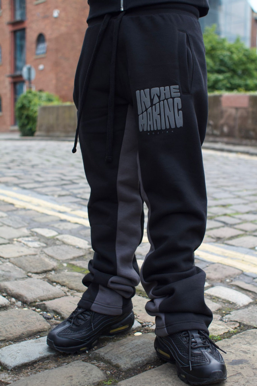 ITM ZIP-UP TRACKSUIT - BLACK